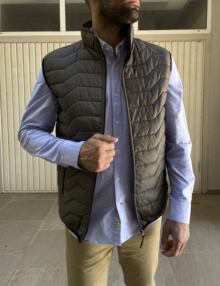 Ανδρικό χακί καπιτονέ αμάνικο μπουφάν BC24911X φωτογραφία